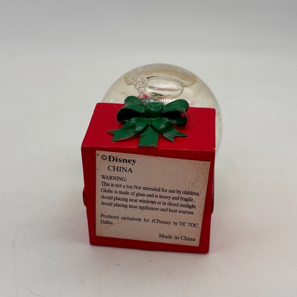 Disney Parks Mickey Mouse Christmas Present and Wreath Mini Water Snow Globe - Picture 7 of 9